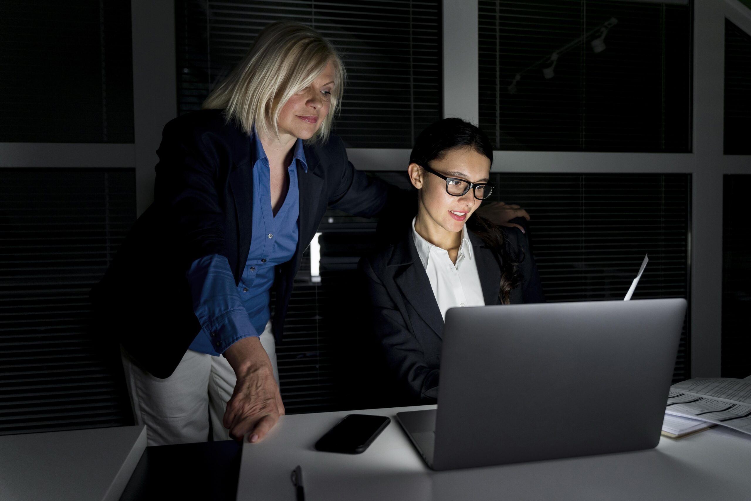 business-teammates-working-late